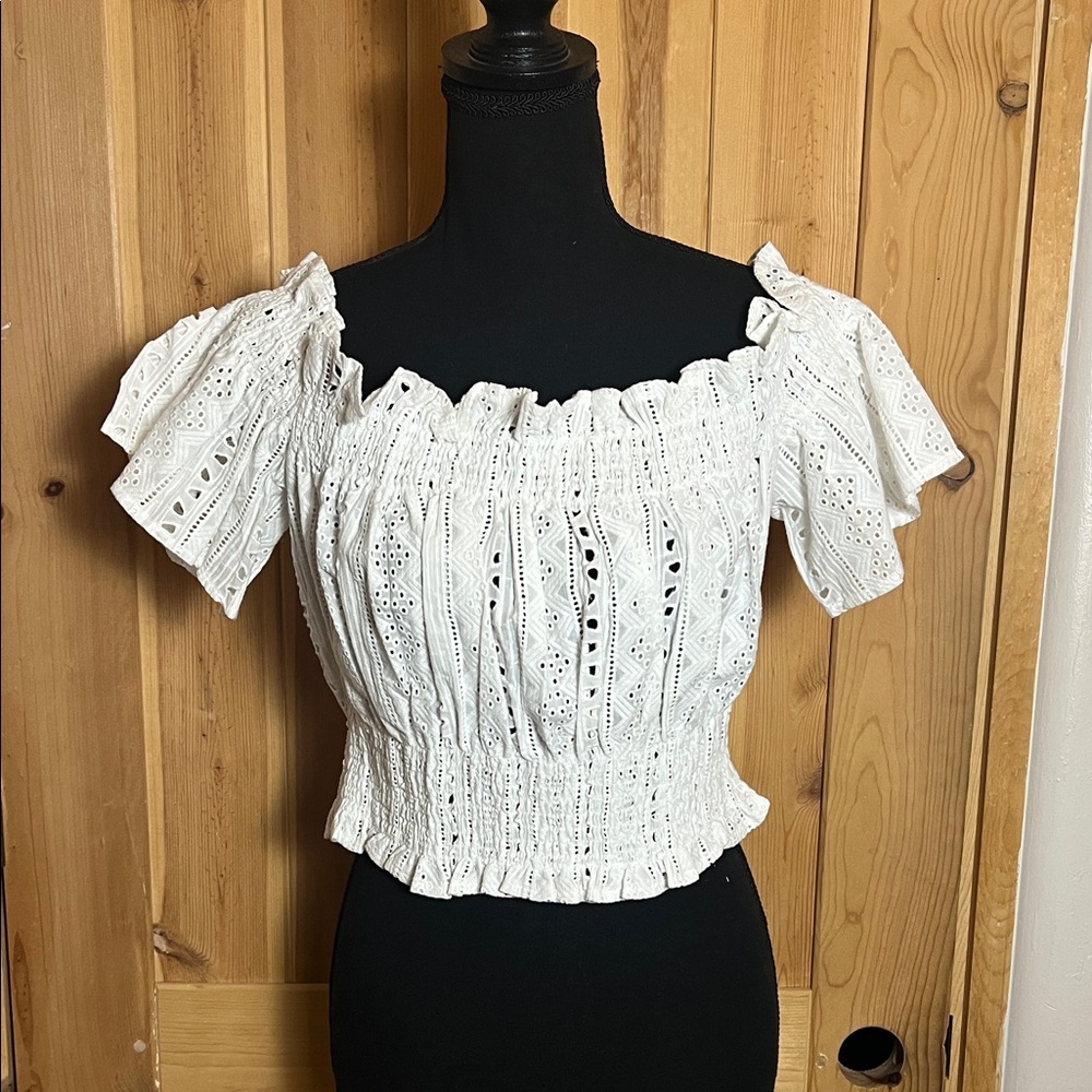 CHOOSY Eyelet Crop Top